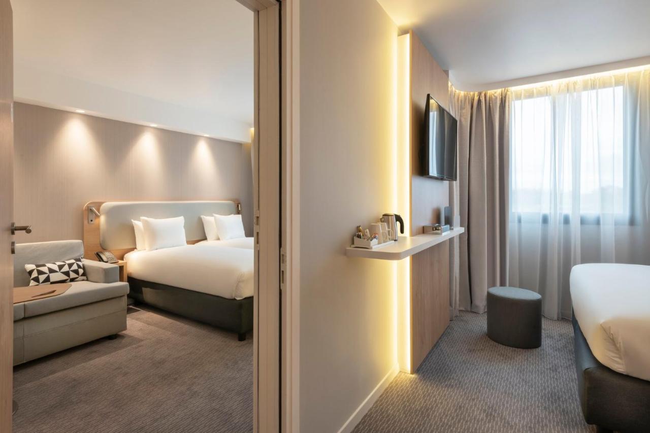 Holiday Inn Express - Marne-La-Vallee Val D'Europe By Ihg บายญี-โรแม็งวีเญร์ ภายนอก รูปภาพ