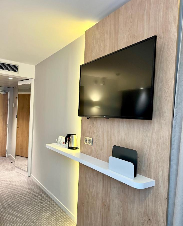 Holiday Inn Express - Marne-La-Vallee Val D'Europe By Ihg บายญี-โรแม็งวีเญร์ ภายนอก รูปภาพ