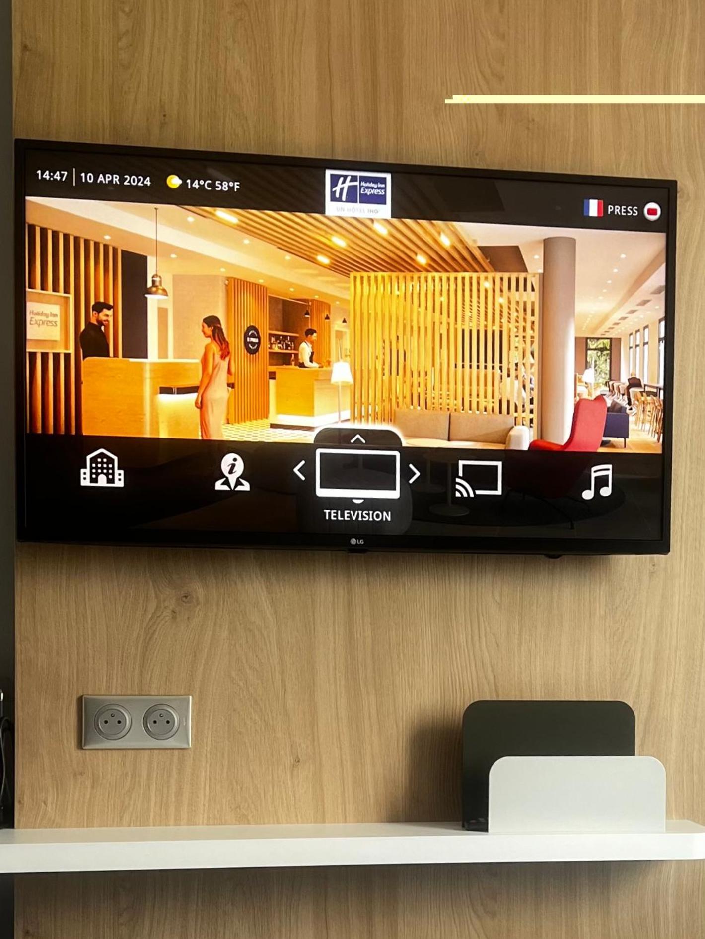 Holiday Inn Express - Marne-La-Vallee Val D'Europe By Ihg บายญี-โรแม็งวีเญร์ ภายนอก รูปภาพ